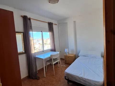 Piso de 85 m² en Almería