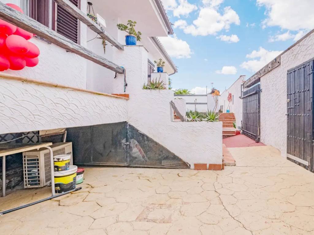 Casa de 350 m² en Las Gabias