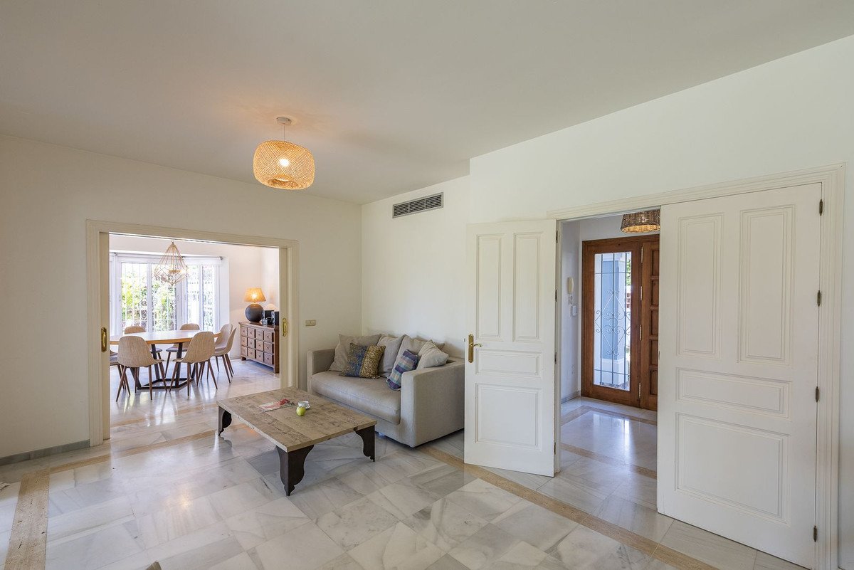Casa de 319 m² en Estepona