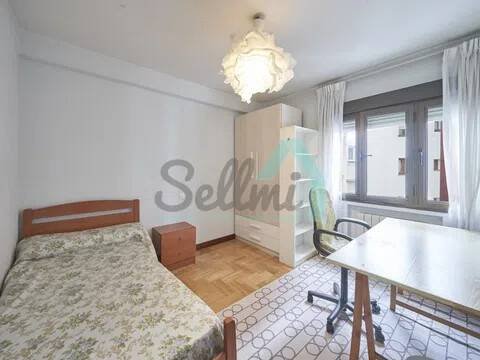 Piso de 86 m² en Oviedo