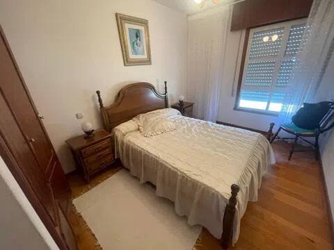 Casa de 100 m² en Oleiros
