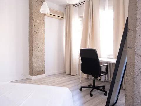 Habitación 140 m², Lérida