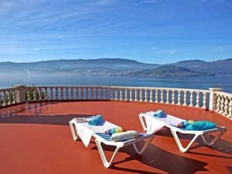 Casa de 300 m² en Redondela