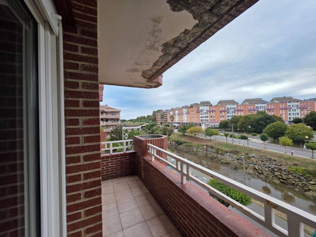 Piso de 105 m² en Castro-Urdiales