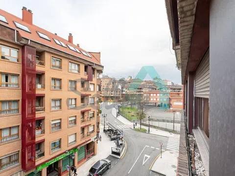Piso de 57 m² en Oviedo