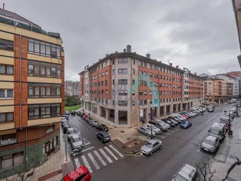 Piso de 96 m² en Oviedo