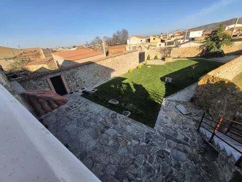 Casa de 140 m² en Gemuño