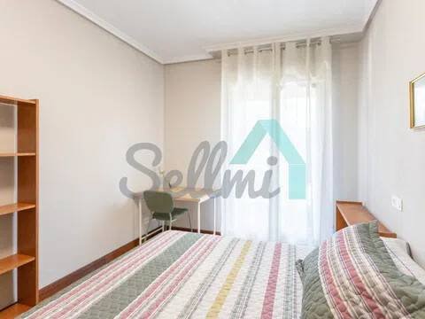 Piso de 104 m² en Oviedo