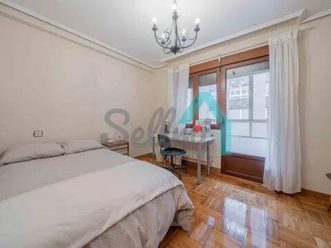 Pis de 84 m² a Oviedo