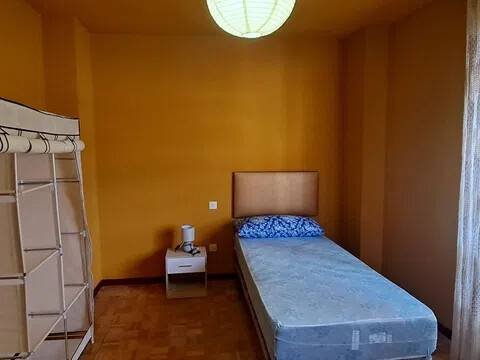 Habitación 120 m², Ávila