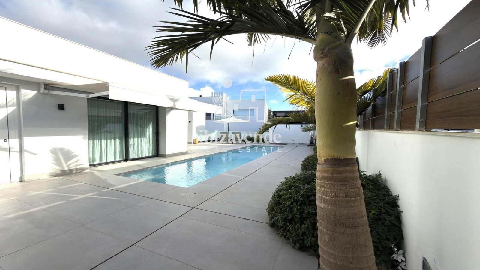 Дом 595 м² в Santa Eulària des Riu