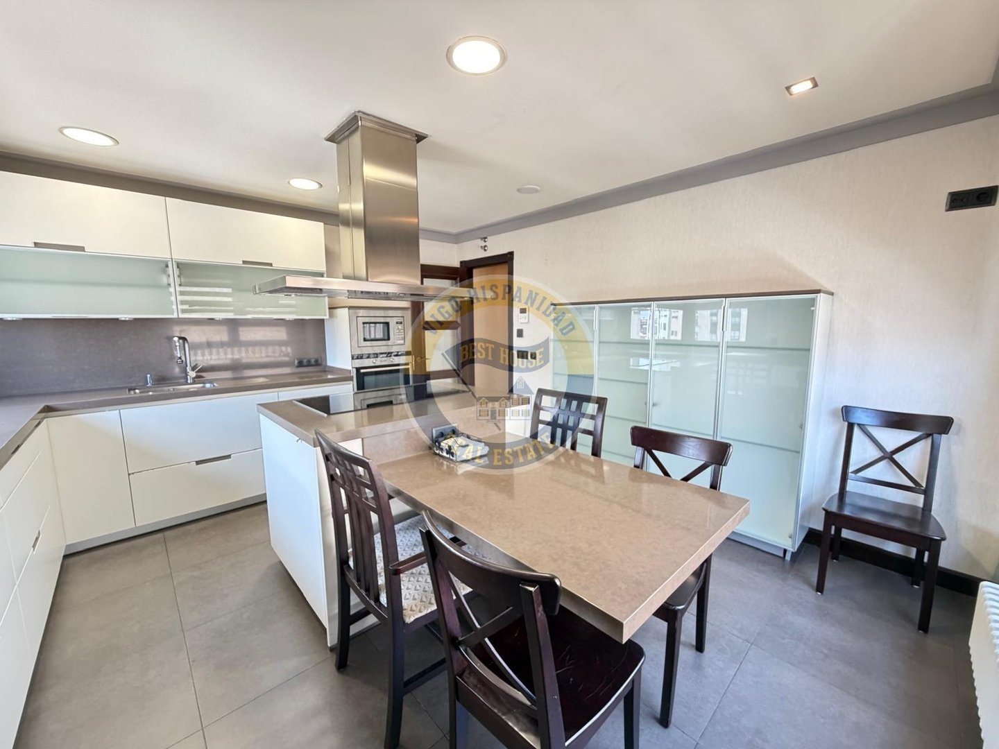 Piso de 250 m² en Vigo