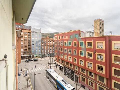 Piso de 67 m² en Oviedo