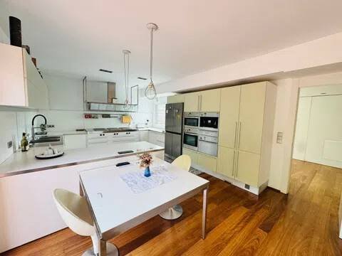 Habitación 450 m², Gerona