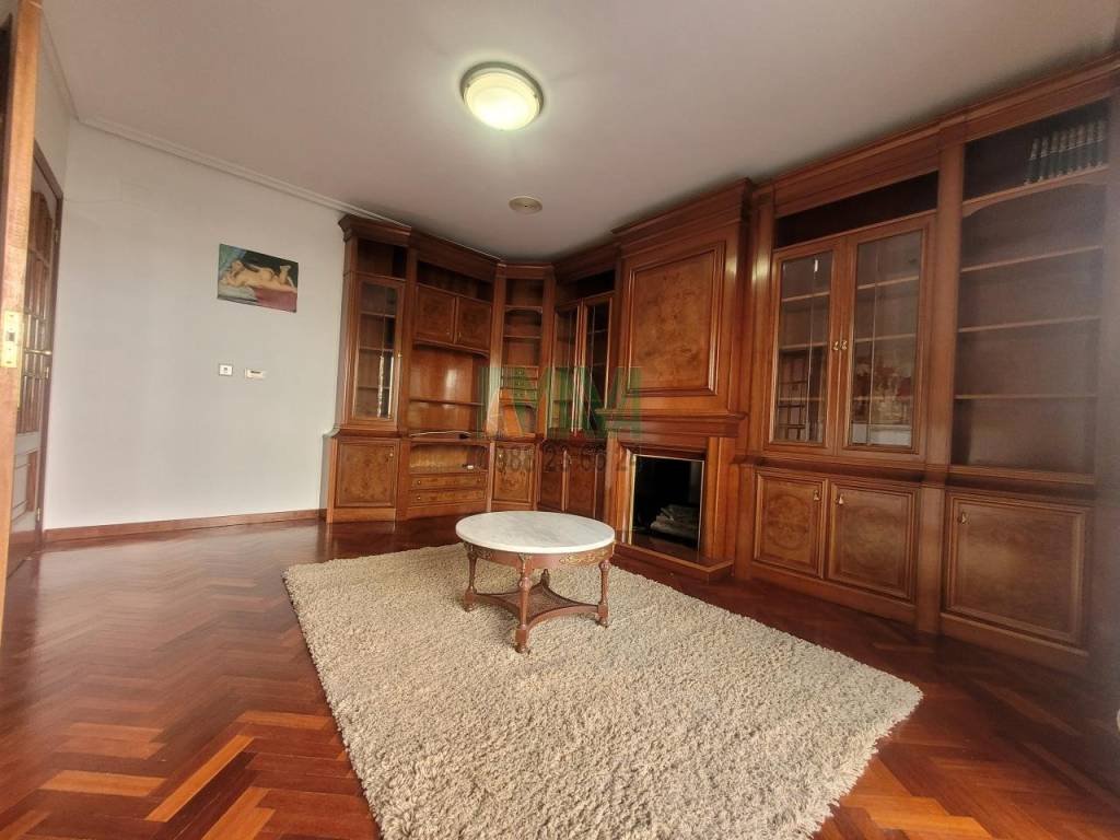 Pis de 90 m² a Ourense