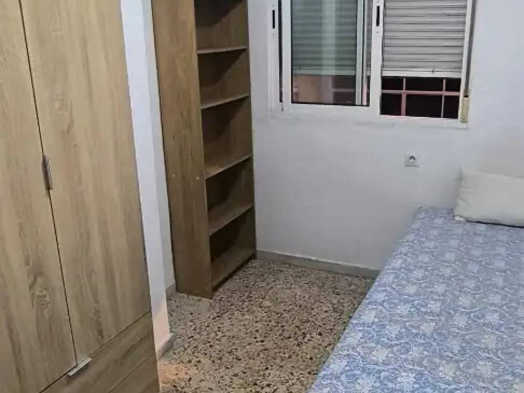 Piso de 90 m² en Almería