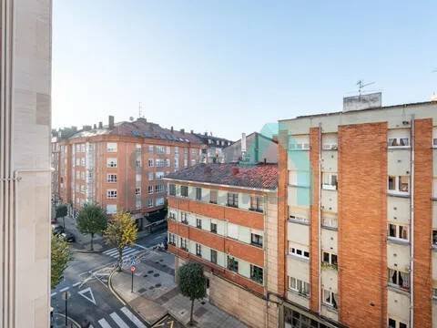 Piso de 103 m² en Oviedo