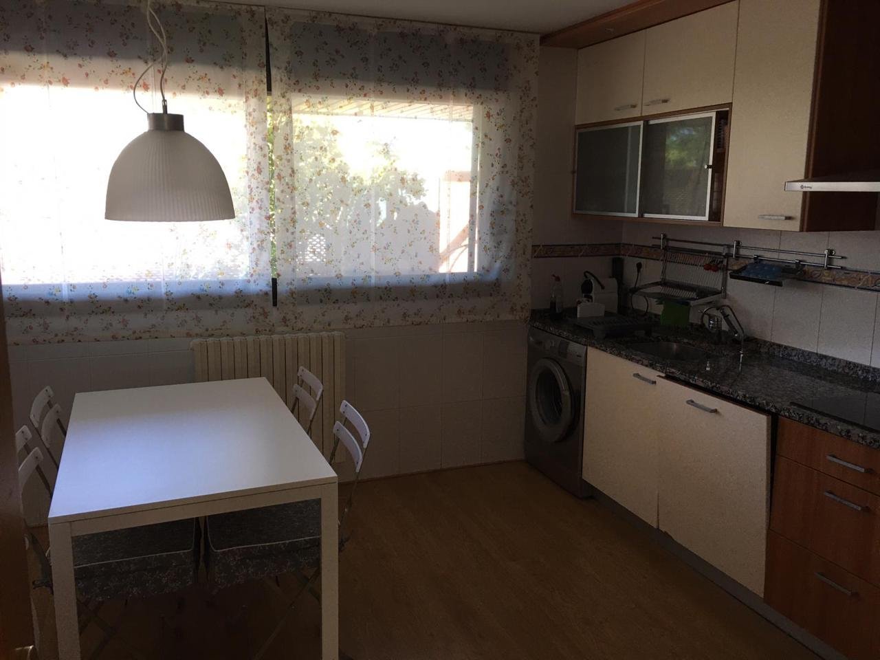 Casa de 437 m² en Villanueva de Gállego