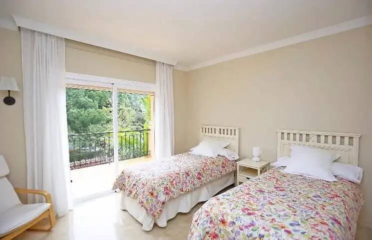 Casa de 180 m² en Estepona