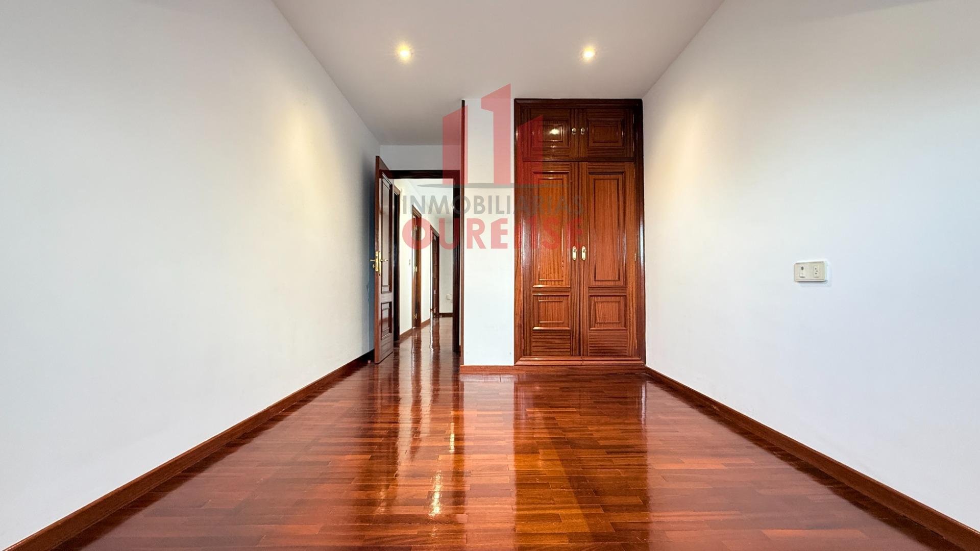 Appartement 82 m² à Ourense