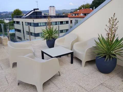 Wohnung 96 m² in Oleiros