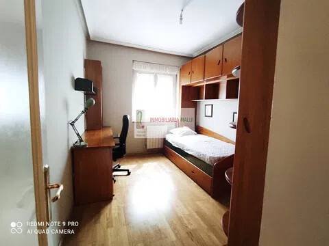 Piso de 90 m² en Oviedo