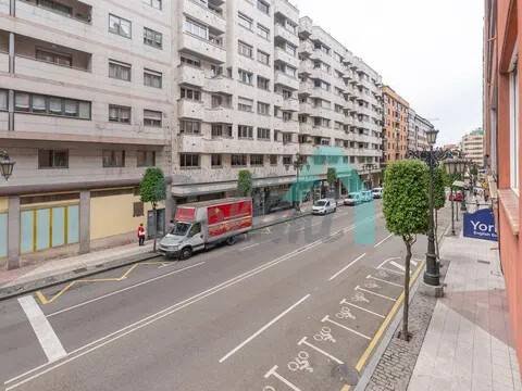 Piso de 130 m² en Oviedo