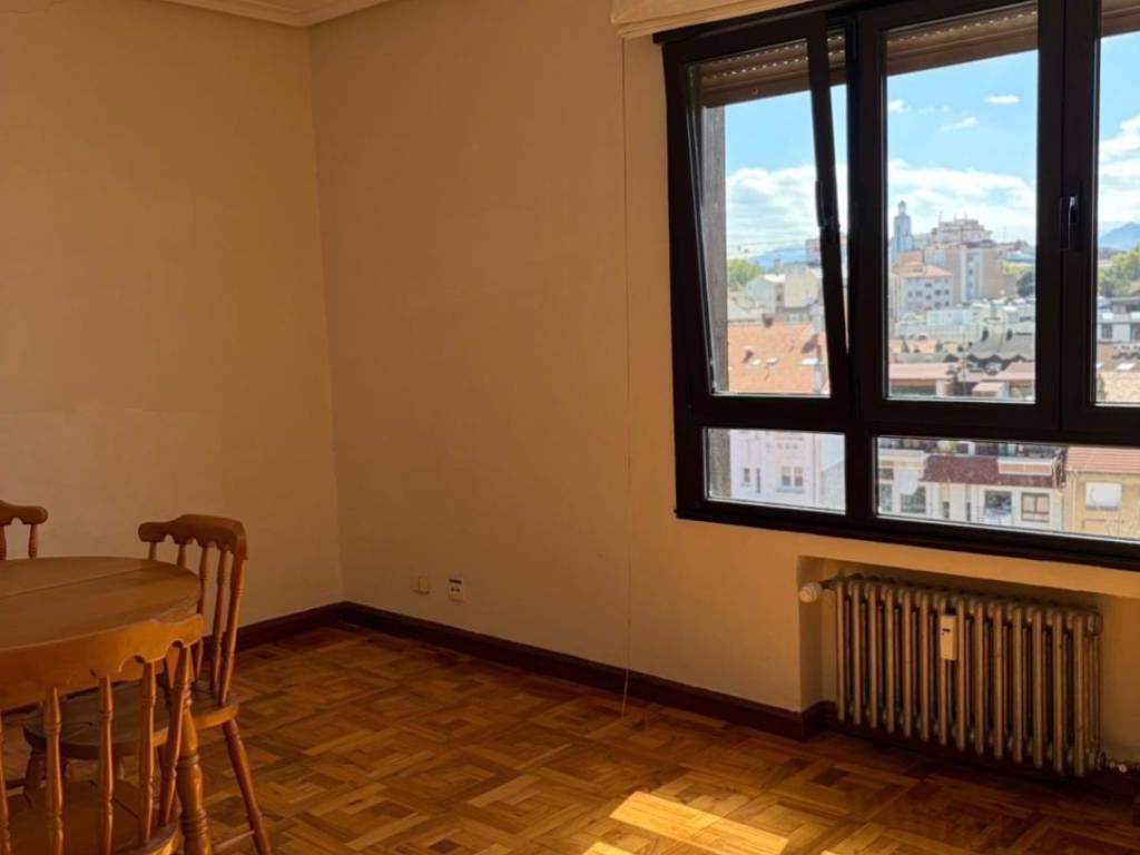Pis de 75 m² a Oviedo