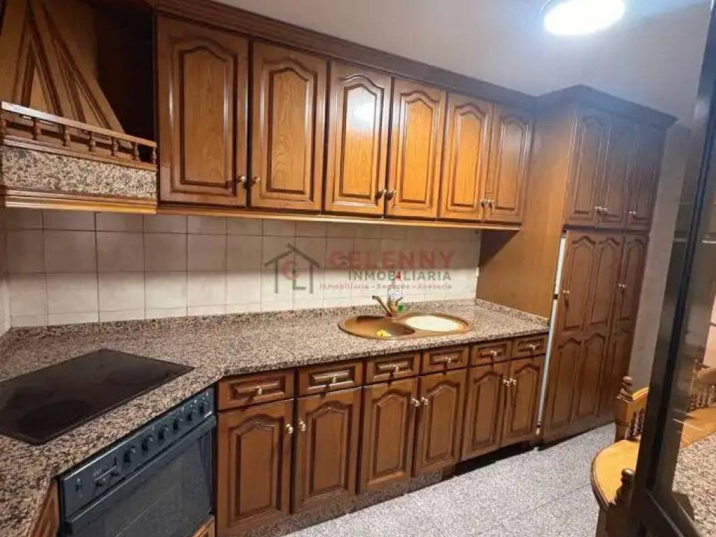 Piso de 90 m² en Ourense