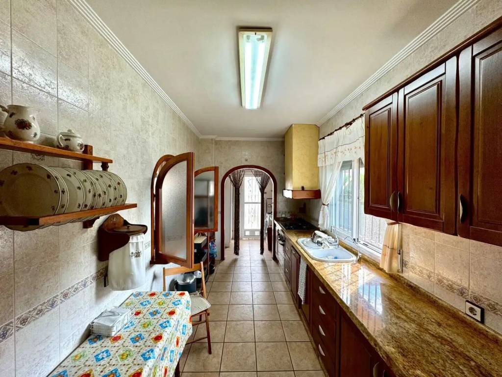 Casa de 150 m² en Jacarilla