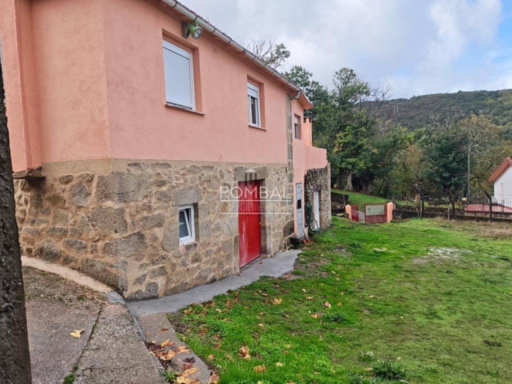 Casa de 97 m² en Parada de Sil