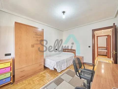 Piso de 70 m² en Oviedo