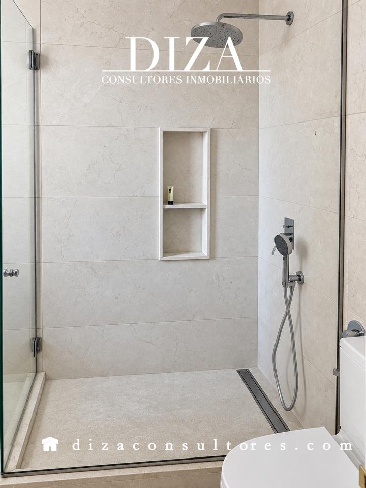 Wohnung 266 m² in Madrid