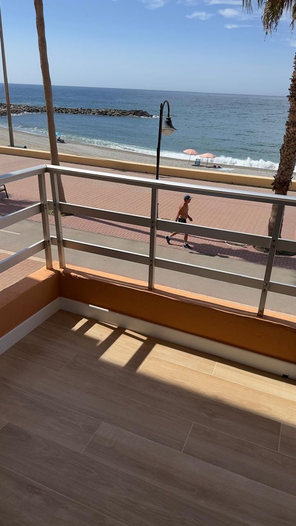 Piso de 80 m² en Adra
