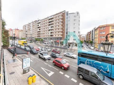 Piso de 80 m² en Oviedo
