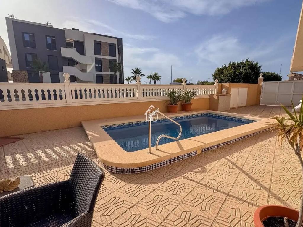Casa de 90 m² en Orihuela