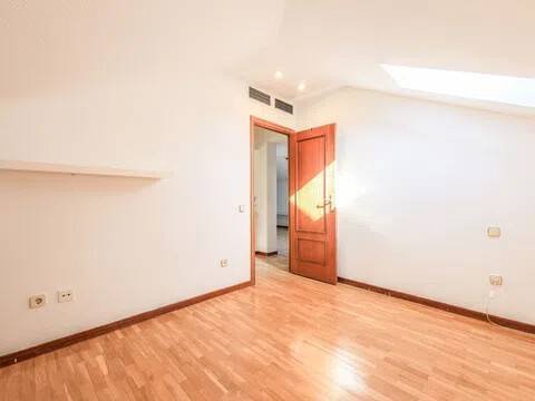 Wohnung 217 m² in Madrid
