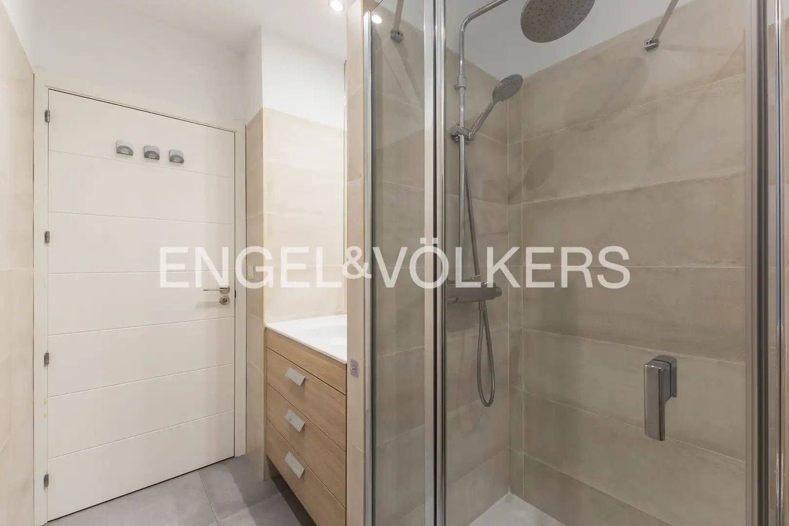 Wohnung 113 m² in Madrid