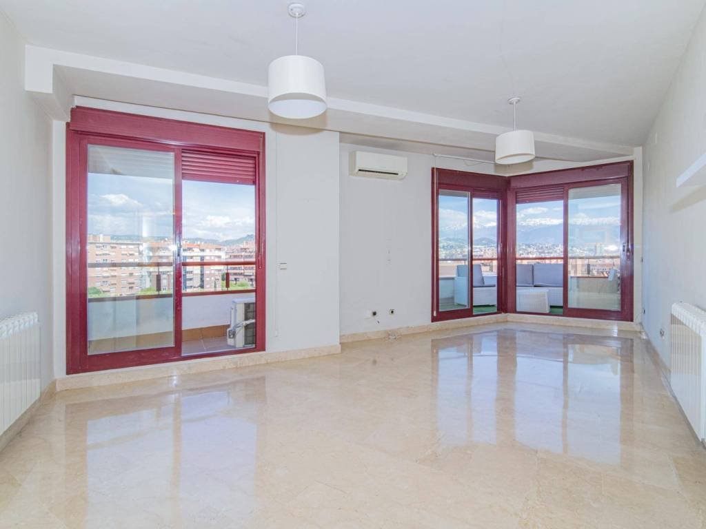 Piso de 101 m² en Granada