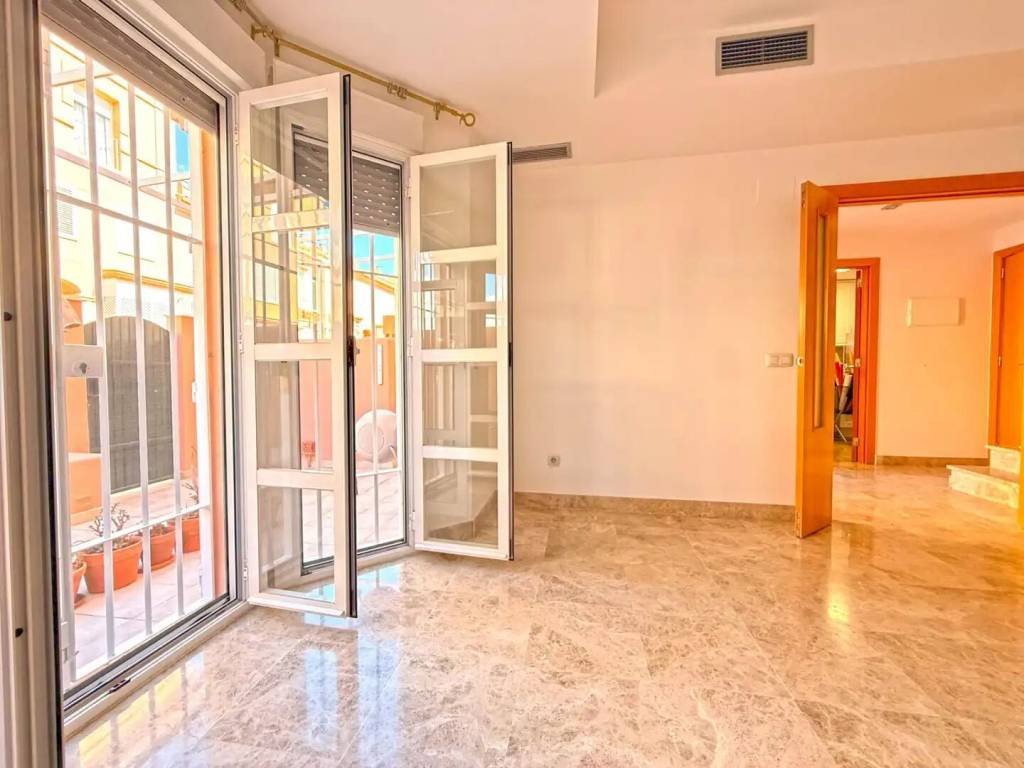Casa de 151 m² a Tomares