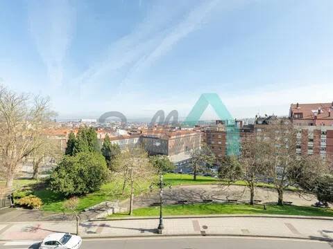 Piso de 96 m² en Oviedo