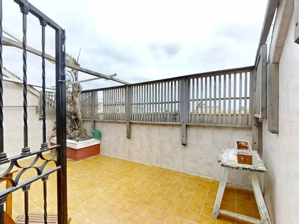Piso de 115 m² en Benetússer