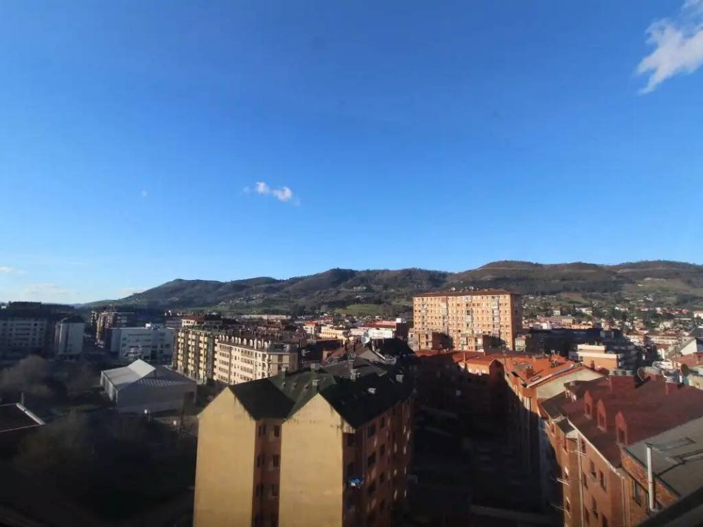 Pis de 65 m² a Oviedo
