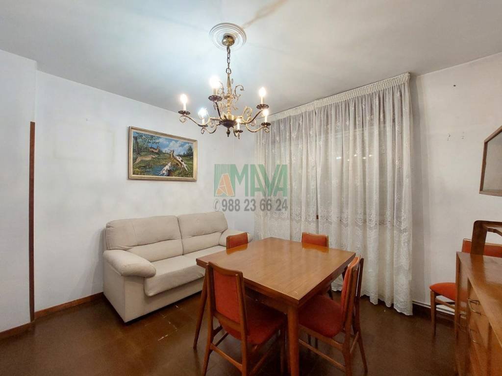 Piso de 150 m² en Ourense