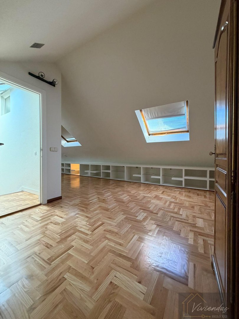 Casa de 380 m² a Pozuelo de Alarcón