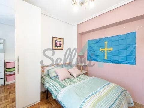 Piso de 80 m² en Oviedo
