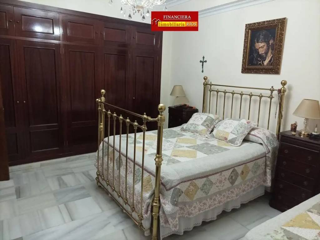 Casa de 350 m² en Alcalá de Guadaíra