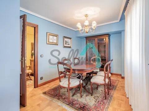 Piso de 125 m² en Oviedo