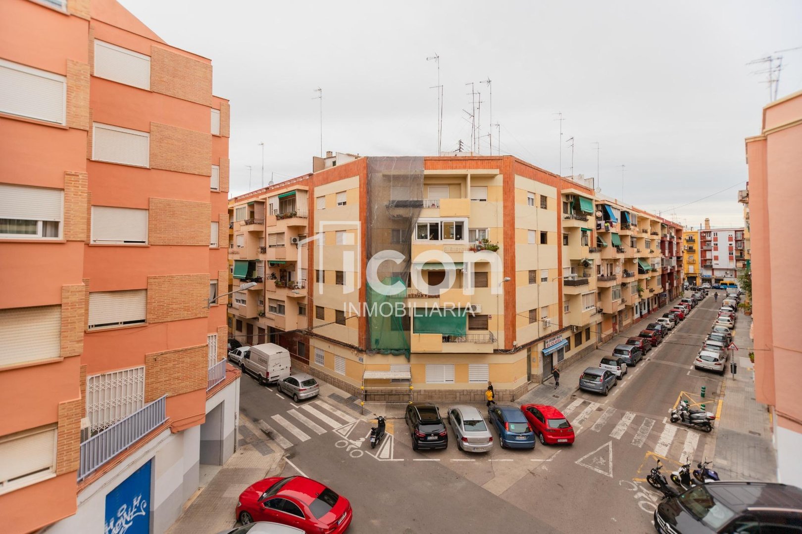 Room 97 m², València