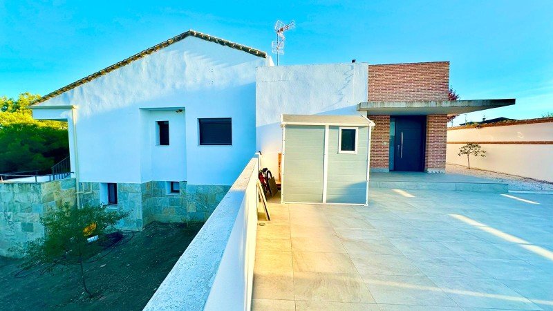 Casa de 329 m² en Argés